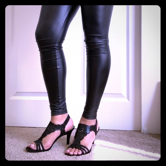 Covington Women’s Romana Dress Sandals - Picture 1 of 5